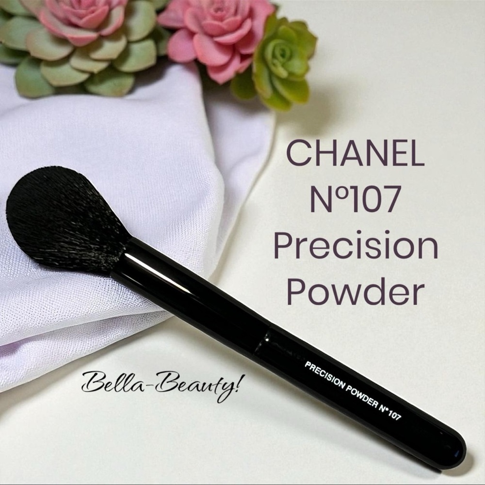 Chanel N°107 LES PINCEAUX DE CHANEL
-Precision Powder Brush ~NEW~ - Picture 2 of 8
